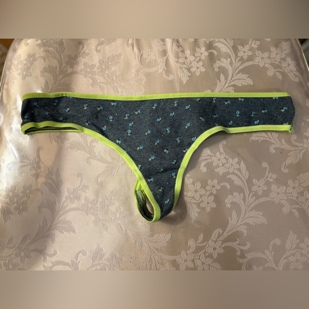 Victoria's Secret Pink Boy Thong with Lime Trim